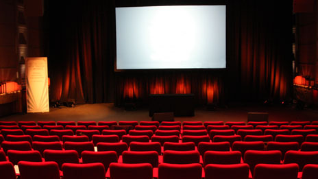 但是想结婚！BL漫画家的别扭婚活记 推荐视频