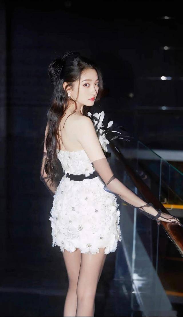 垫底辣妹 产品图片