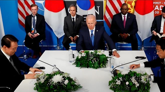 仙人坝的红衣兜