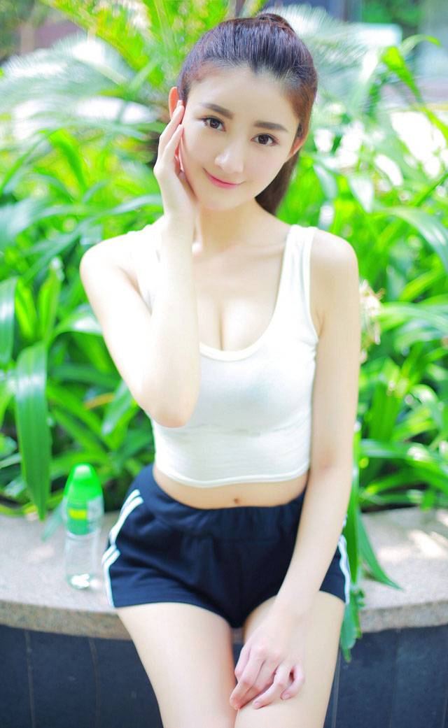 伊丽莎·施莱辛格：去掉面纱 推荐视频