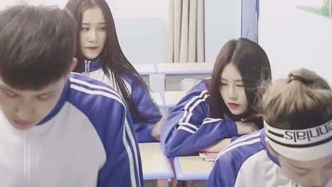 假装不正经 推荐视频