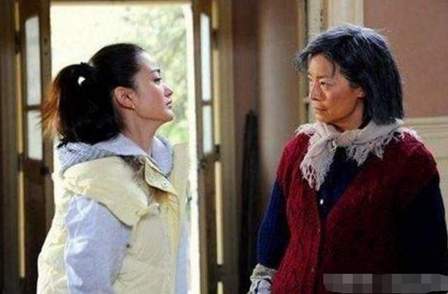 伊丽莎·施莱辛格：去掉面纱 推荐视频