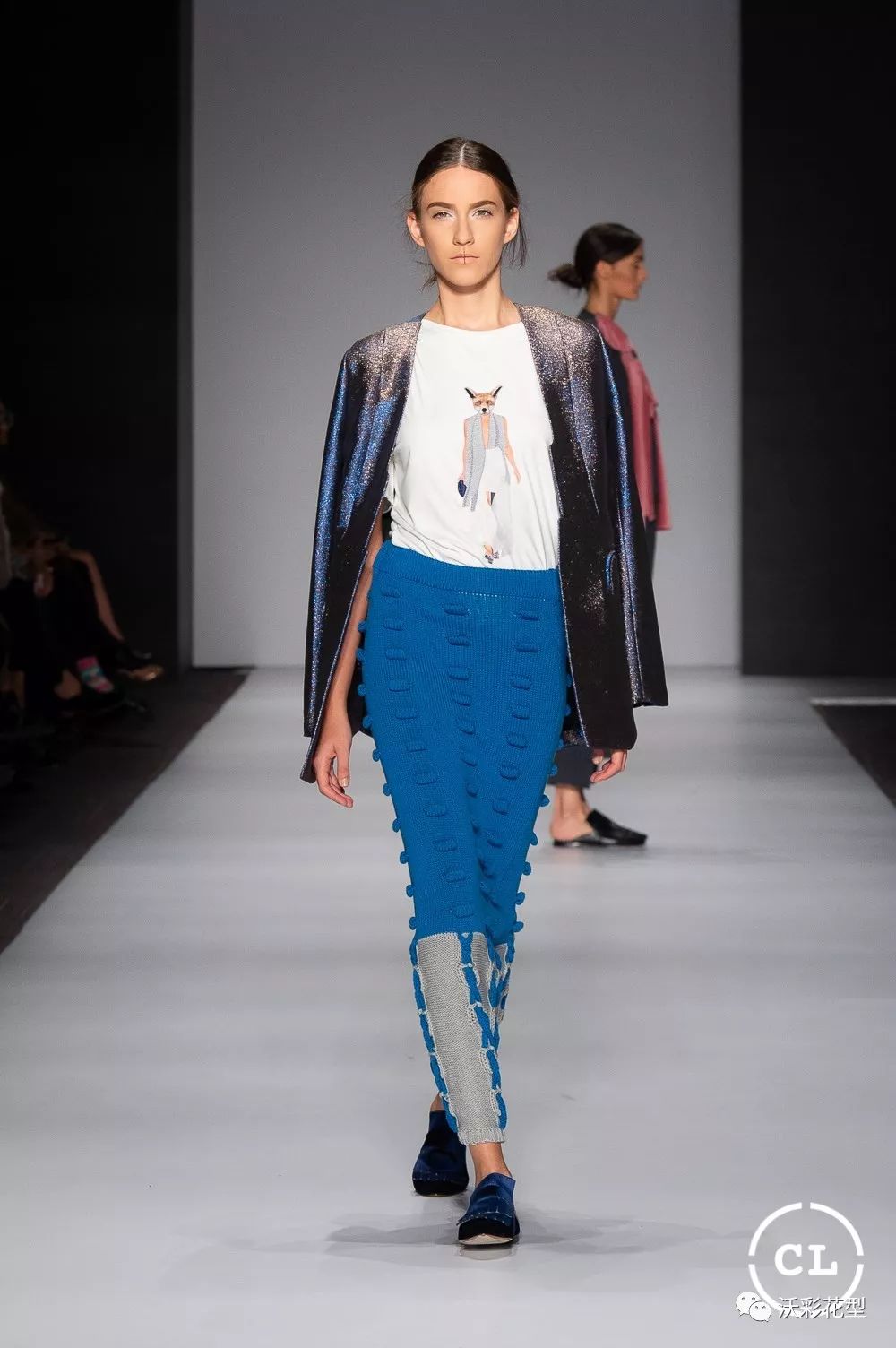 伊丽莎·施莱辛格：去掉面纱