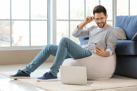 与艾米丽的疯狂夜晚 视频主图