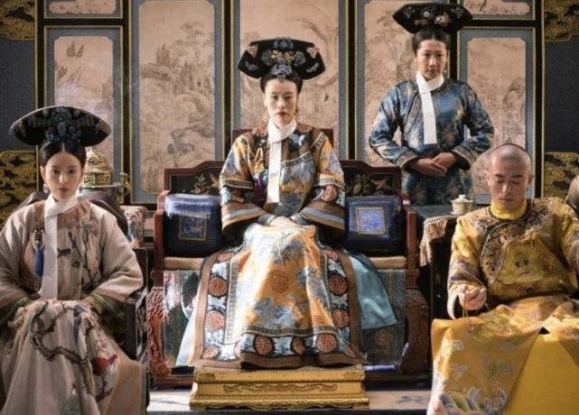 他夏天住在楼下